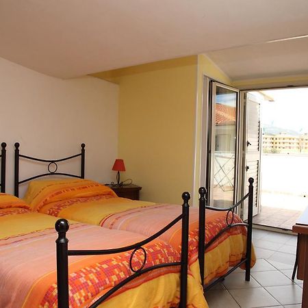 Bed And Breakfast Gigi Furci Siculo Exteriör bild