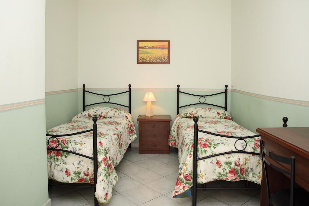 Bed And Breakfast Gigi Furci Siculo Exteriör bild