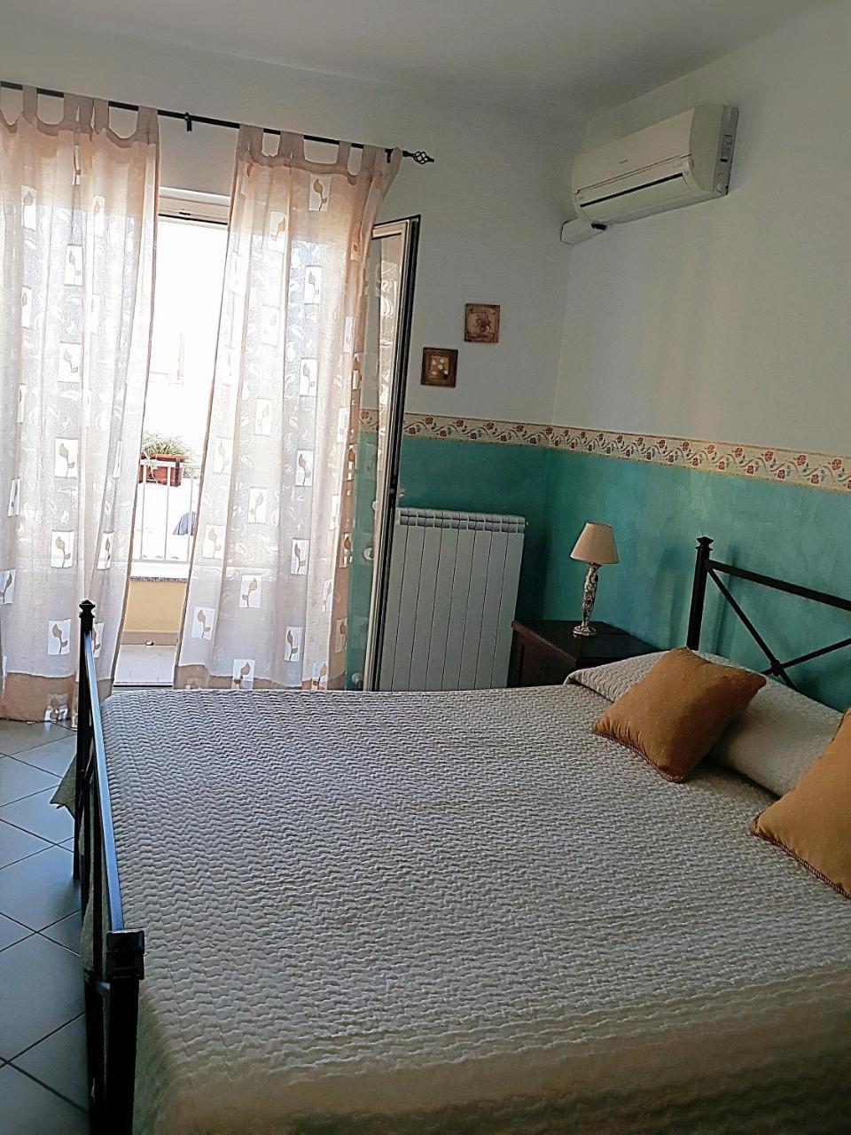Bed And Breakfast Gigi Furci Siculo Exteriör bild